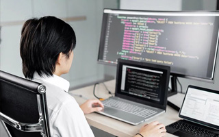 云南 ,php声明和调用变量的符号是什么？